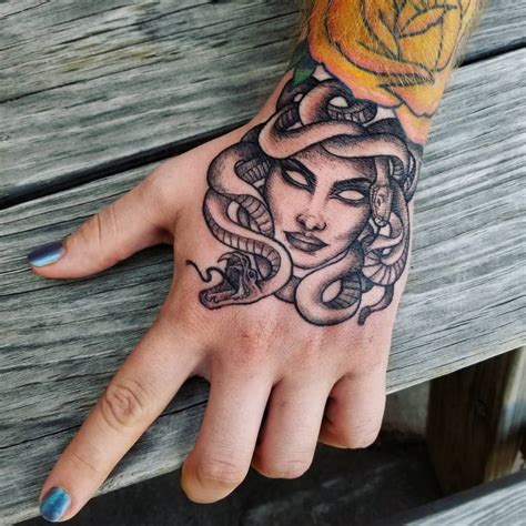 Significado del tatuaje de medusa.